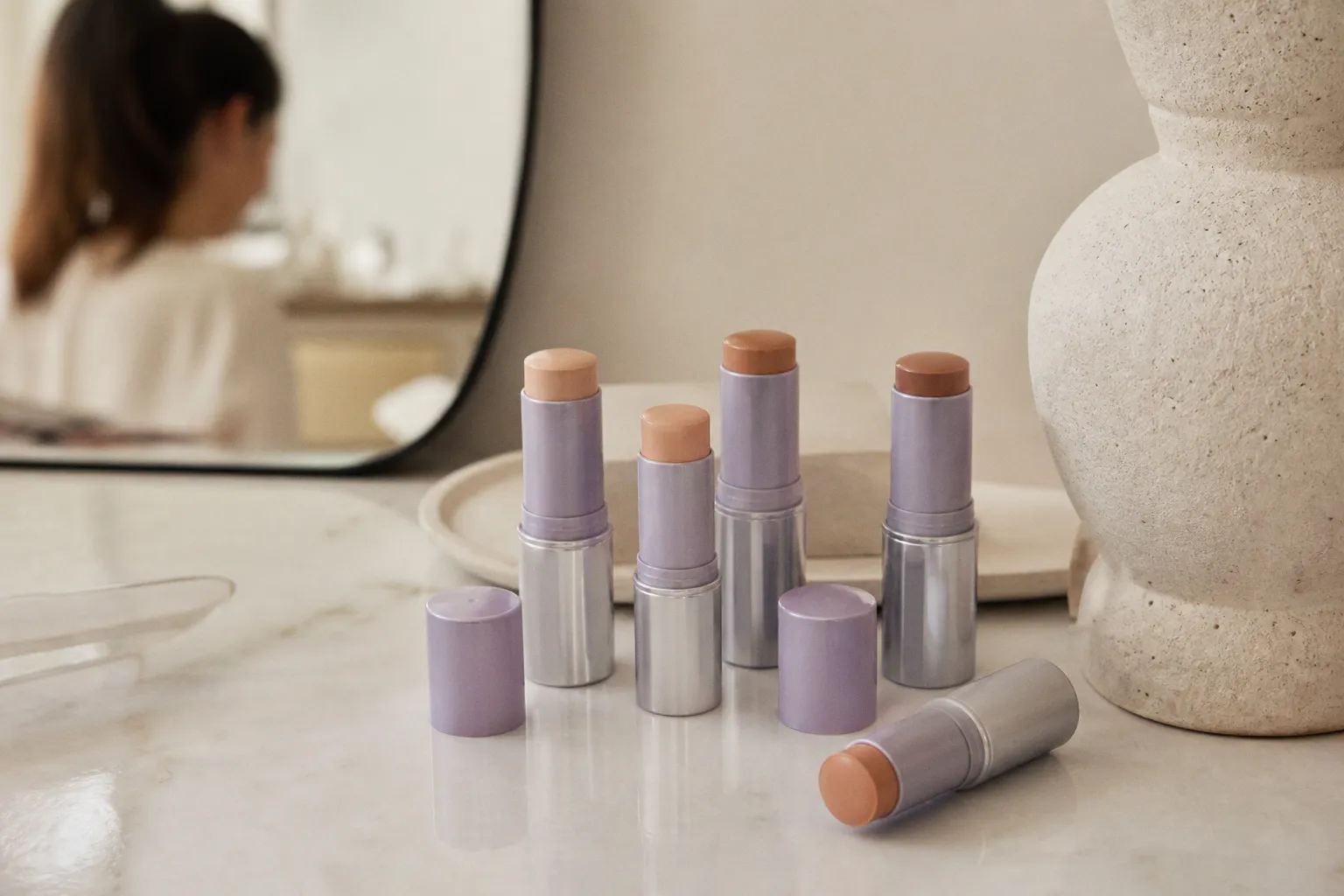 Comment choisir le fond de teint idéal pour un rendu naturel et lumineux