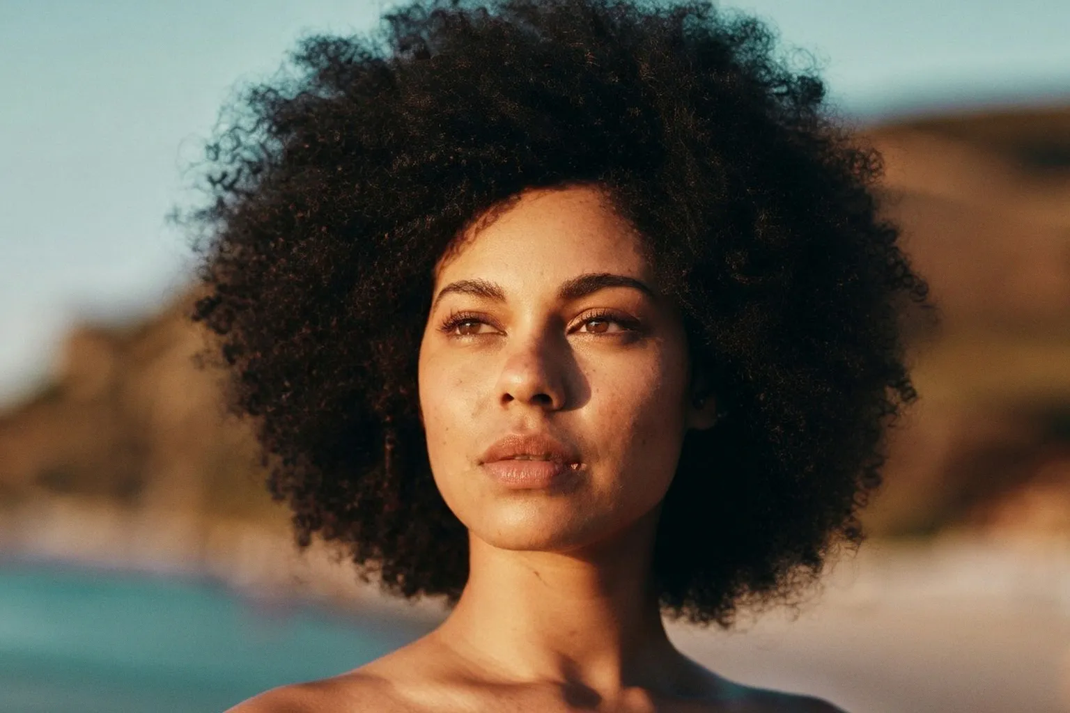 Cosmétiques hybrides : le match entre soin et maquillage pour un teint parfait