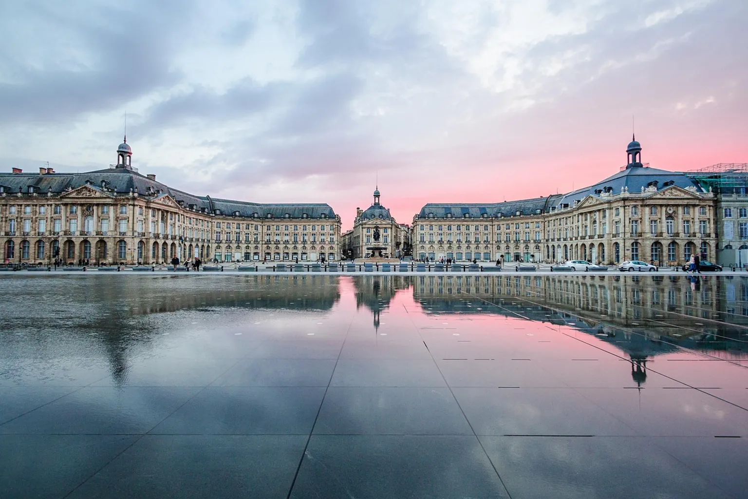 La Cité du Vin : quel type de réservation choisir à Bordeaux ?