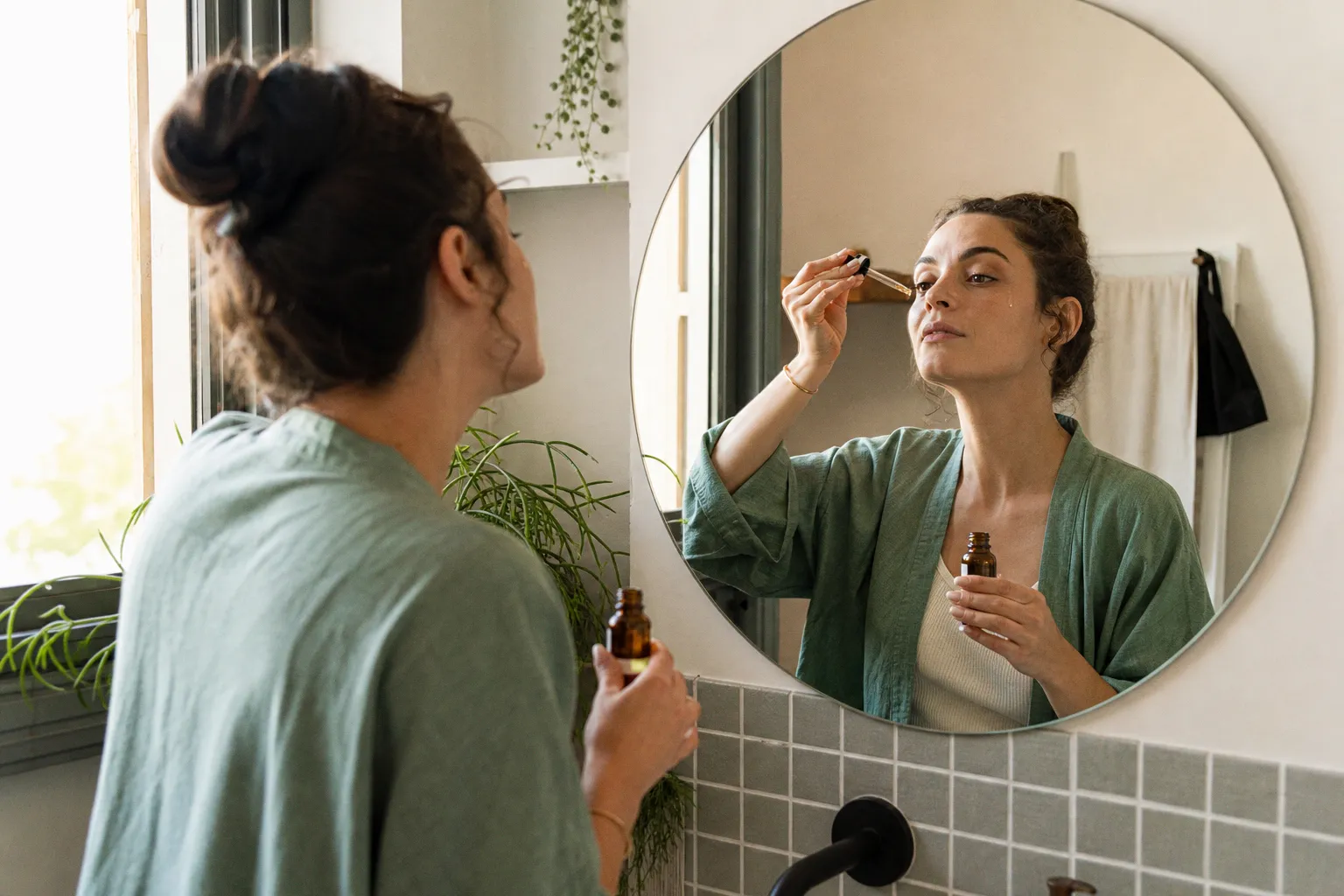 Le mélange soin et maquillage : la technique pour un teint lumineux et naturel