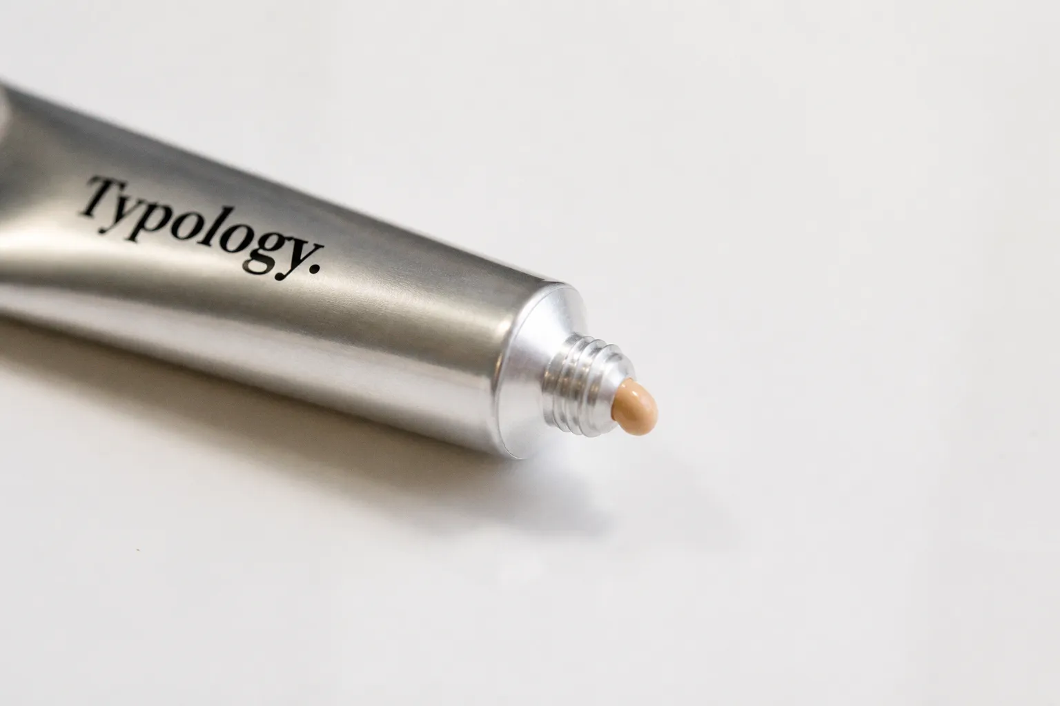 Soin Flouteur Typology : l'alternative naturelle pour une peau zéro défaut sans maquillage